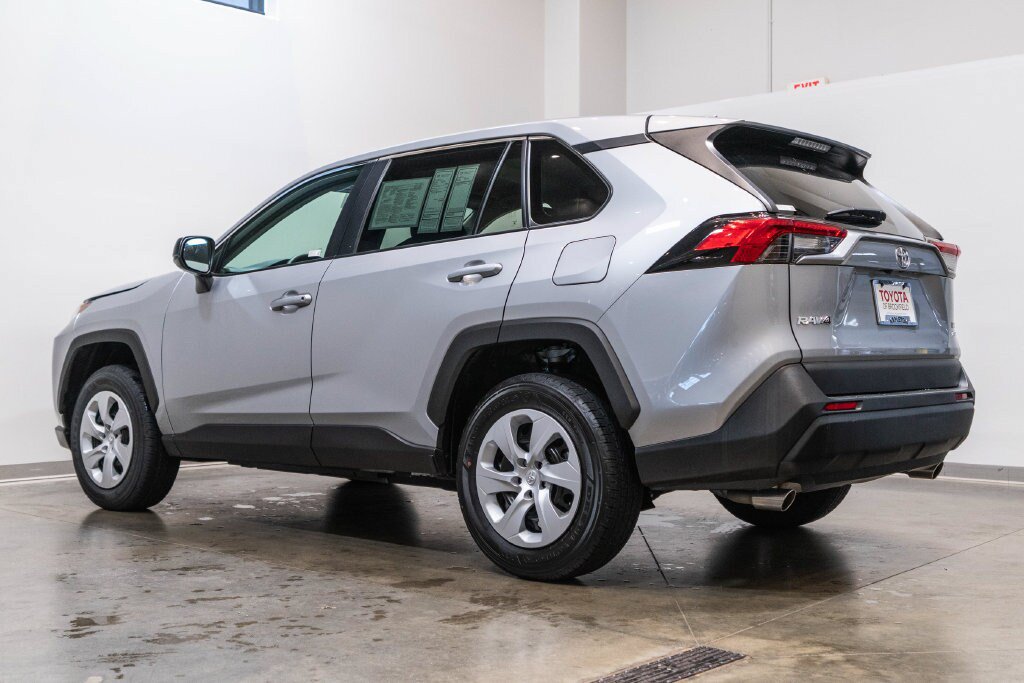 Used 2025 Toyota RAV4 LE AWD/4WD image 7