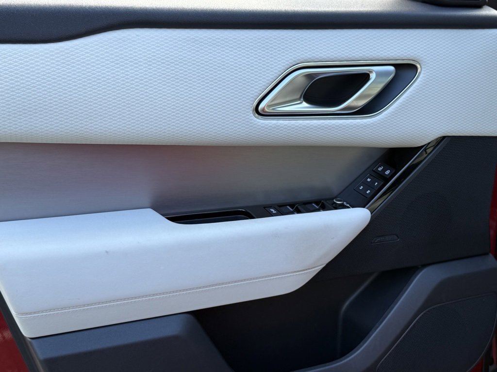 Used 2023 Land Rover Range Rover Velar R-Dynamic S image 13