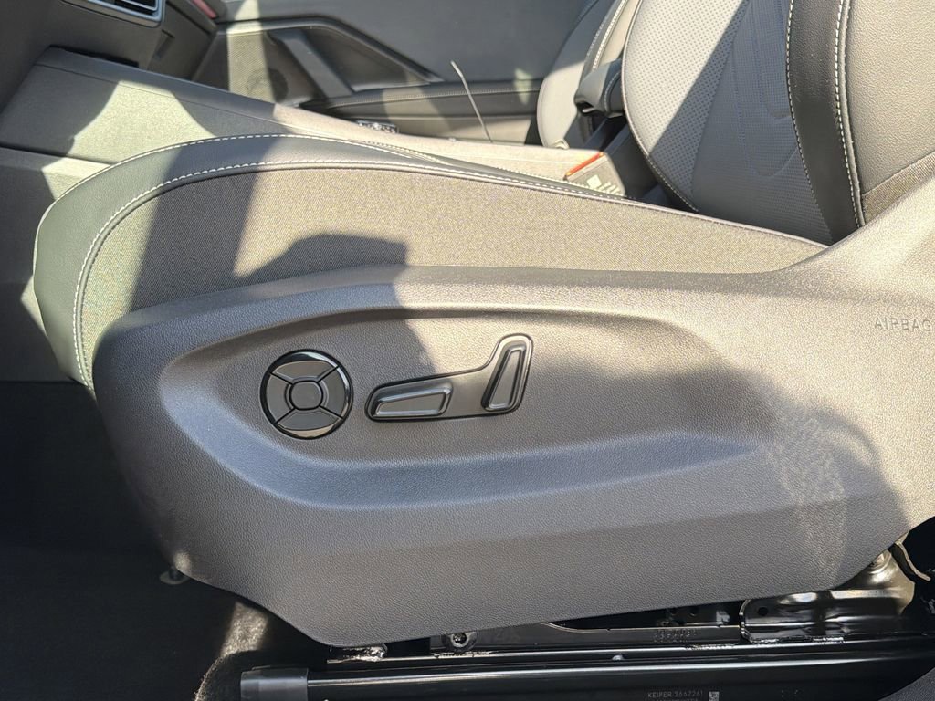 New 2026 Volkswagen Tiguan SE R-Line AWD/4WD image 22