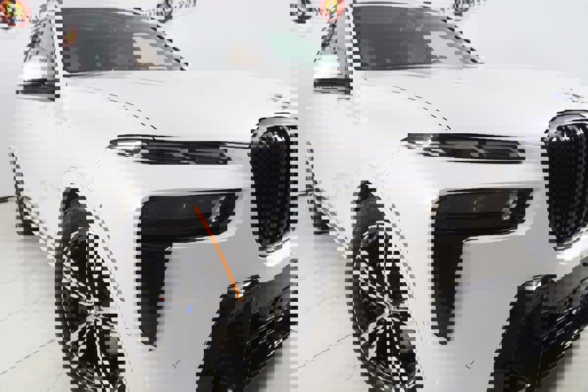 Used 2023 BMW X7 xDrive40i w/ M Sport Package image 22