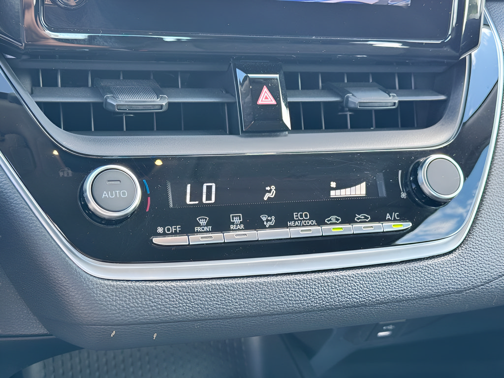 Used 2023 Toyota Corolla LE FWD image 28