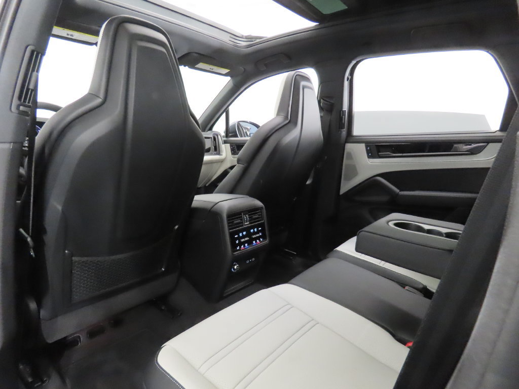 Certified 2026 Porsche Cayenne S AWD/4WD image 45