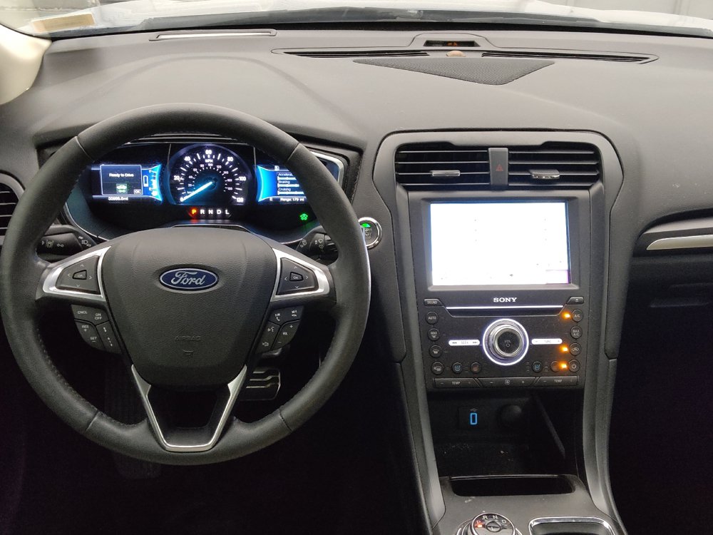 Used 2018 Ford Fusion Titanium FWD image 22