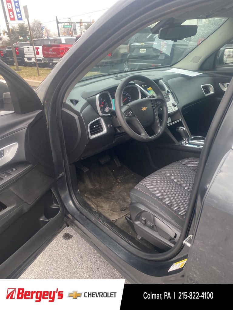 Used 2017 Chevrolet Equinox LS image 25
