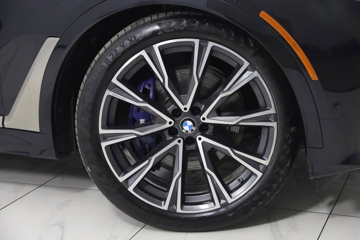 Used 2022 BMW X7 M50i w/ Executive Package image 18