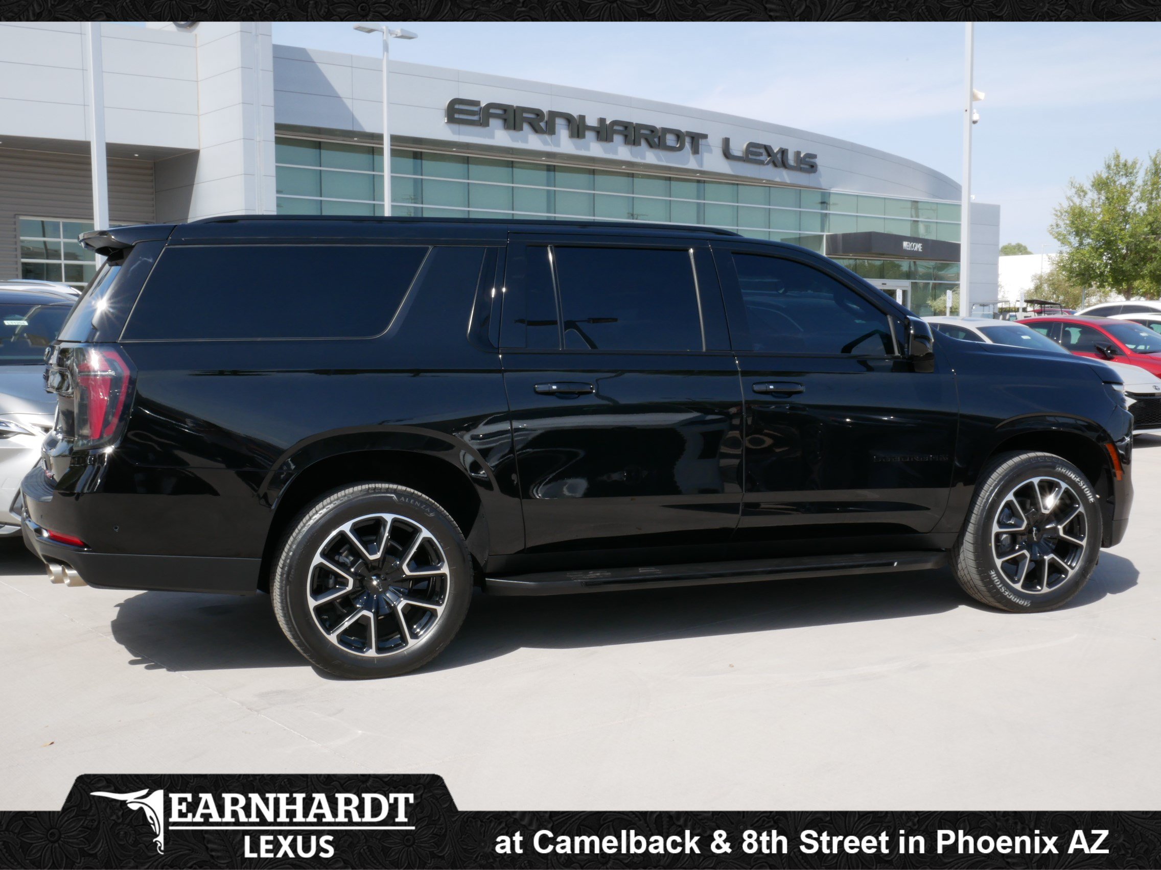 Used 2025 Chevrolet Suburban RST w/ Sun And Tow Package AWD/4WD image 9