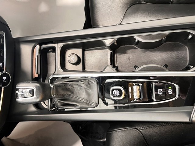 Used 2021 Volvo S60 T5 Momentum w/ Climate Package image 24