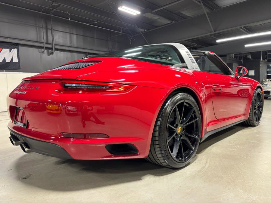 Used 2017 Porsche 911 Targa 4S image 3