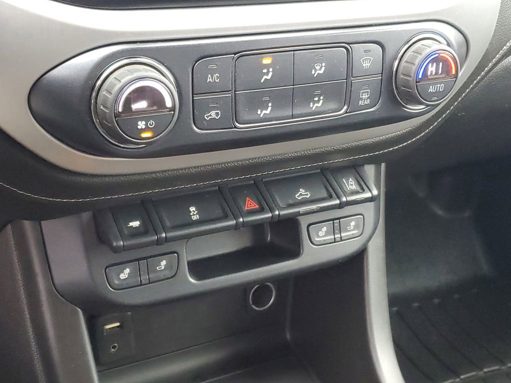 Used 2017 GMC Canyon SLT w/ Driver Alert Package image 18