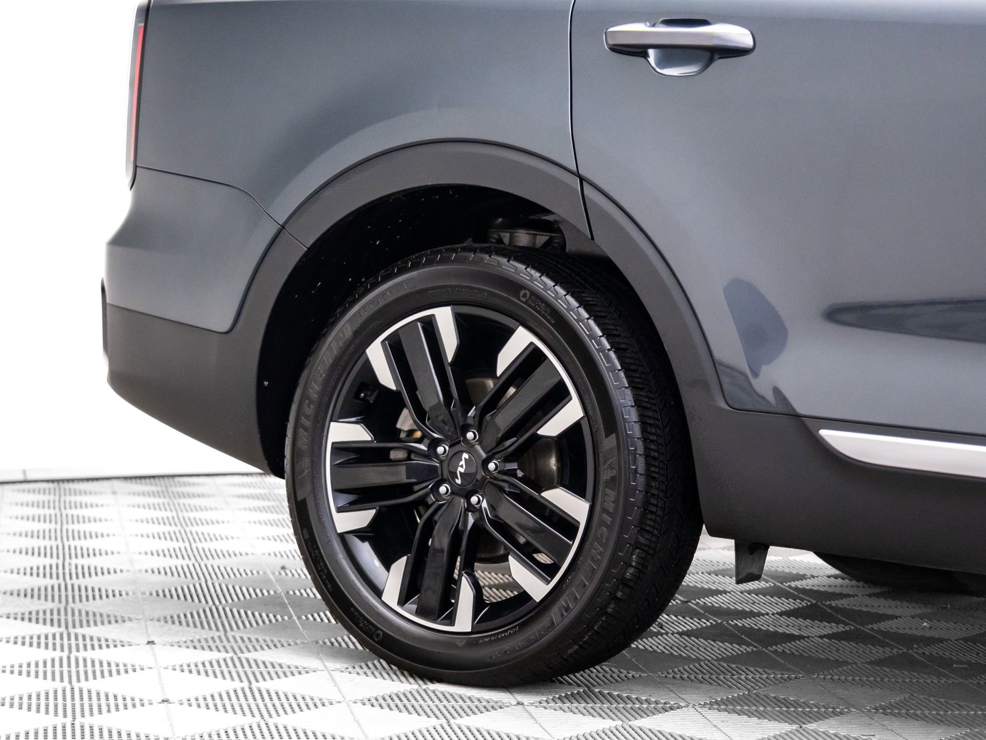 Used 2023 Kia Telluride SX image 34