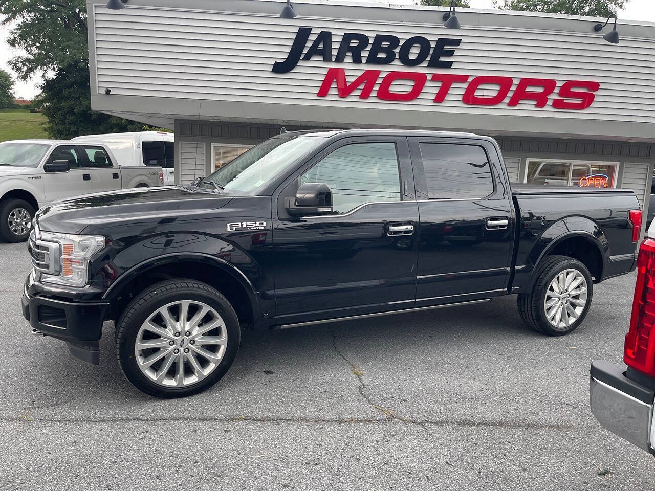 Used 2020 Ford F150 Limited w/ Trailer Tow Package AWD/4WD image 4