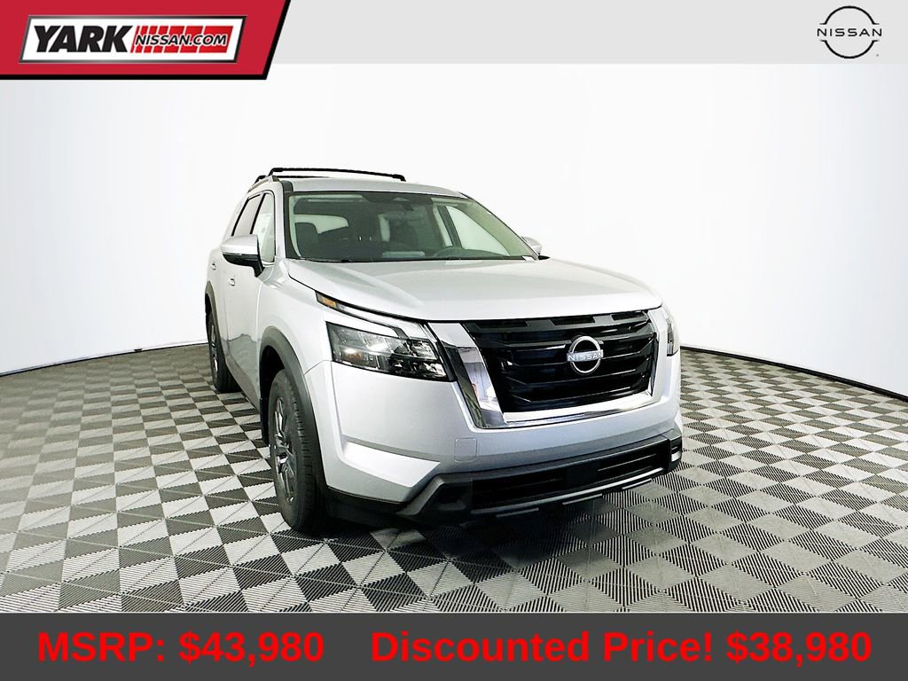 New 2025 Nissan Pathfinder SV