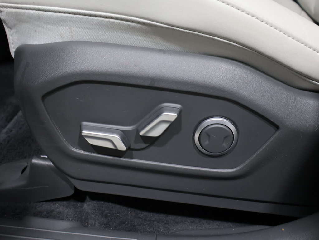 Used 2026 Hyundai Santa Fe SEL AWD/4WD image 10
