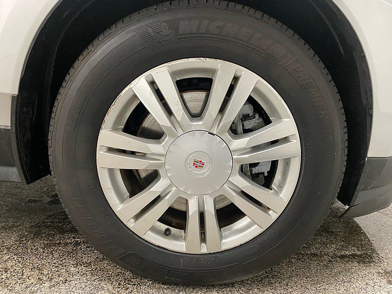 Used 2010 Cadillac SRX Luxury image 25