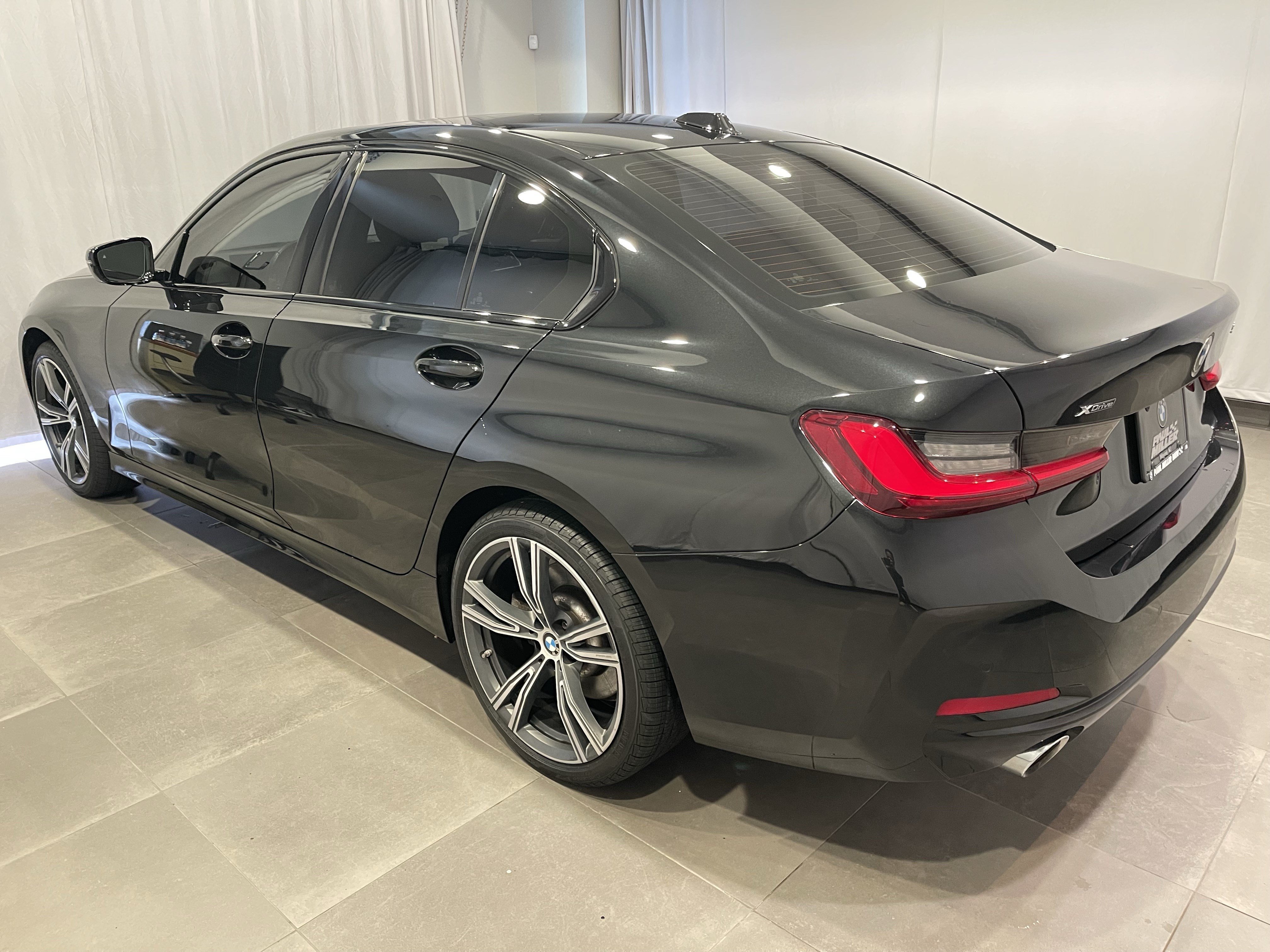 Certified 2023 BMW 330i xDrive Sedan w/ Premium Package AWD/4WD image 4