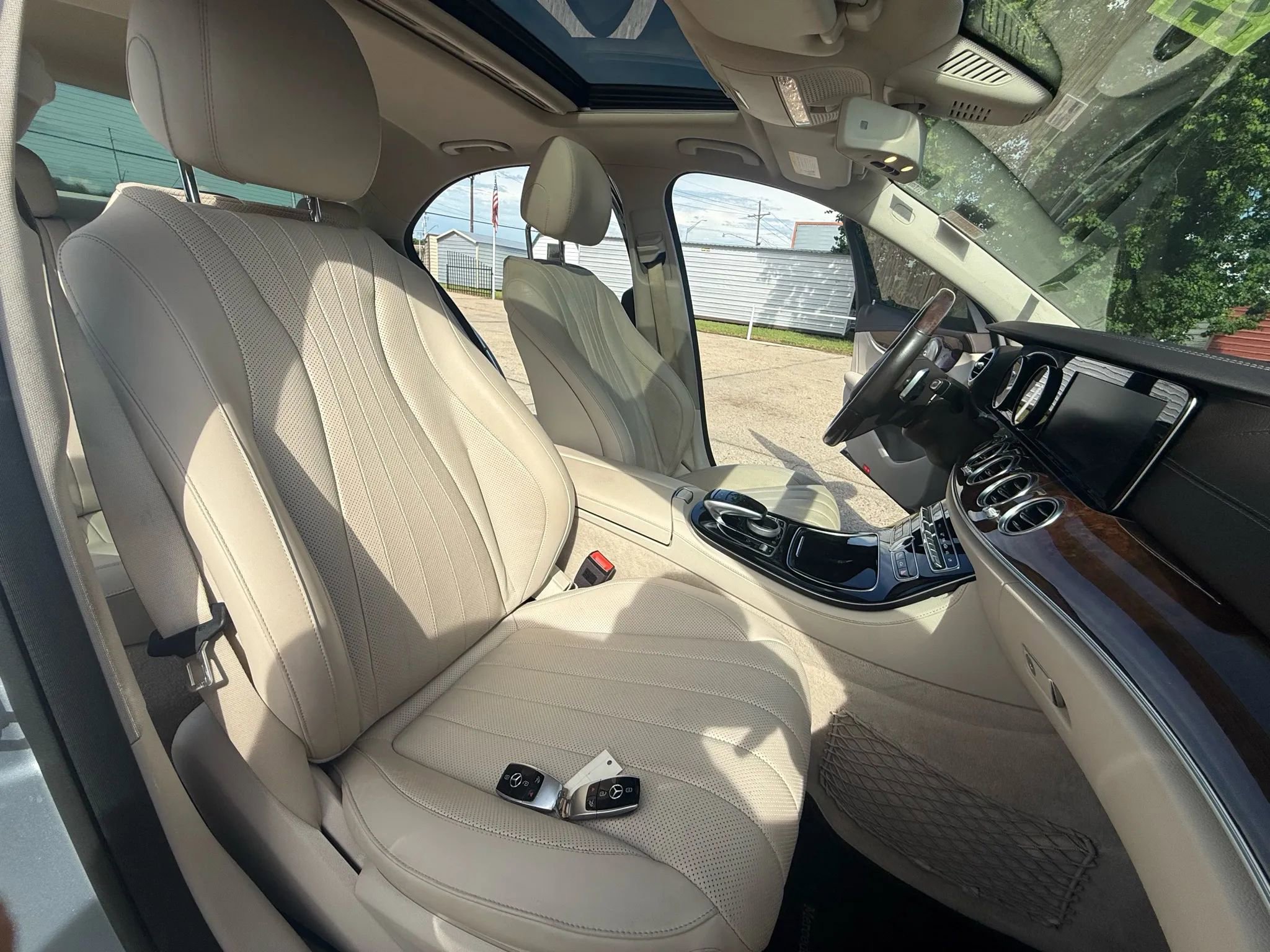 Used 2018 Mercedes-Benz E 300 image 18