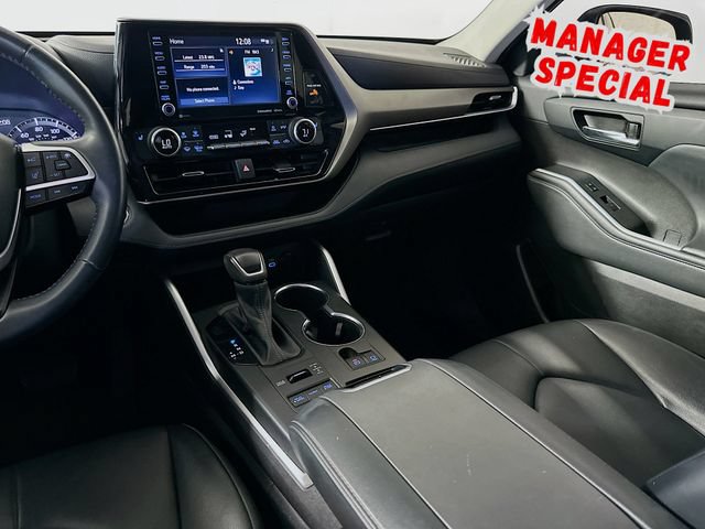 Used 2022 Toyota Highlander XLE AWD/4WD image 25