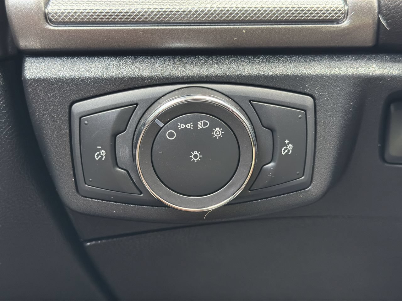 Used 2018 Ford Fusion S FWD image 23
