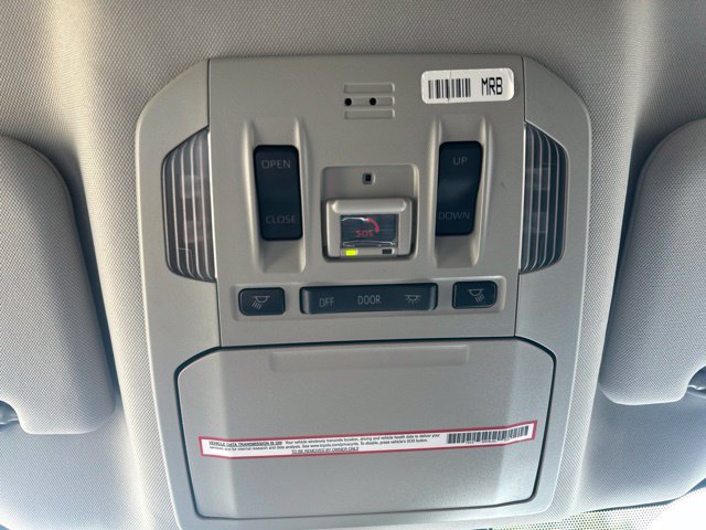 Used 2022 Toyota Highlander XLE AWD/4WD image 31