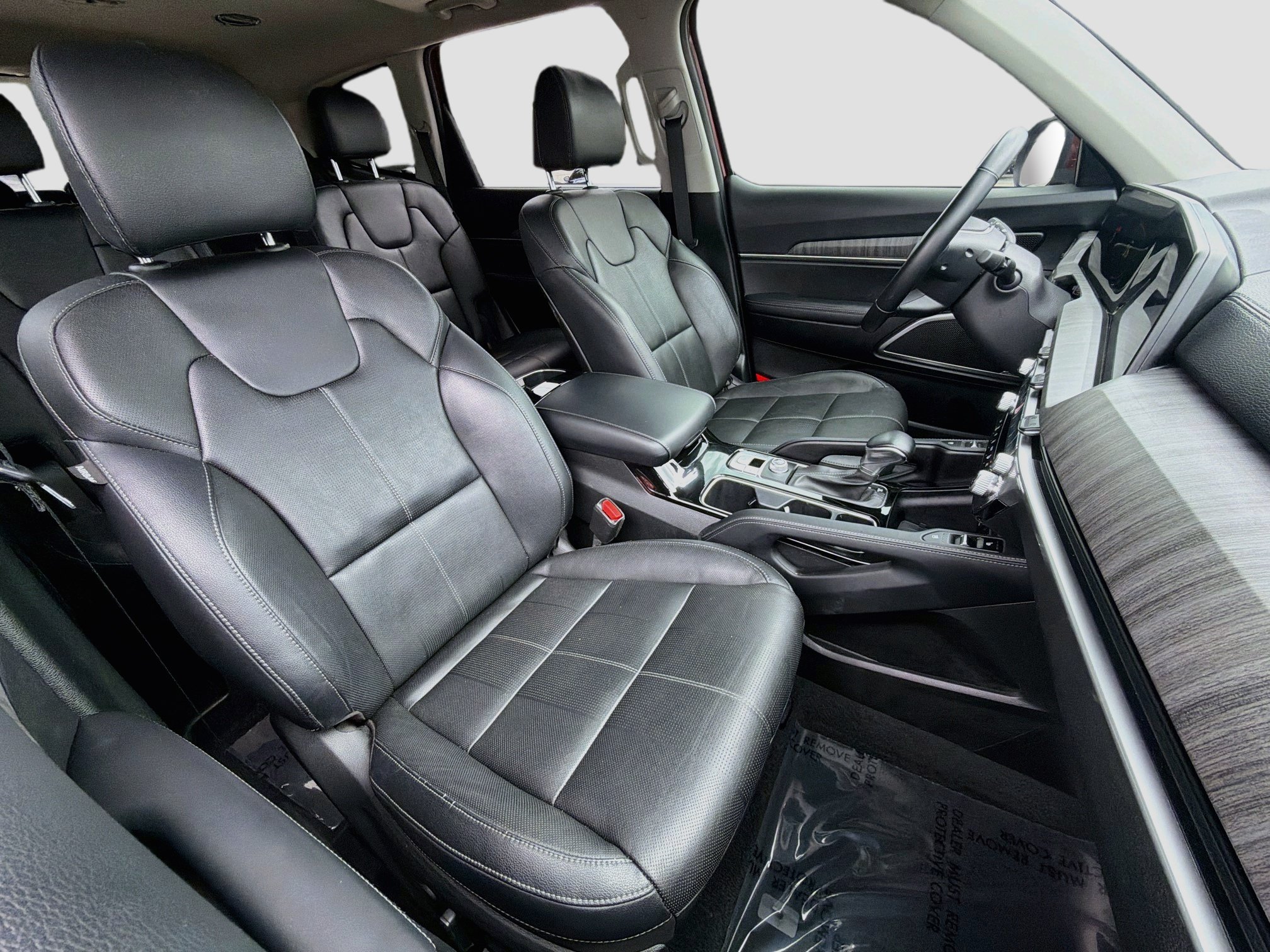 Used 2024 Kia Telluride EX w/ EX Captain's Chair Package FWD image 16