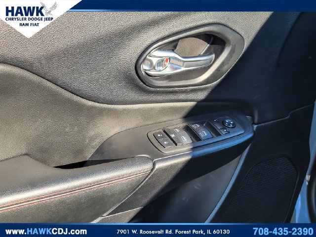 Used 2022 Jeep Cherokee Trailhawk w/ Technology Group B AWD/4WD image 13