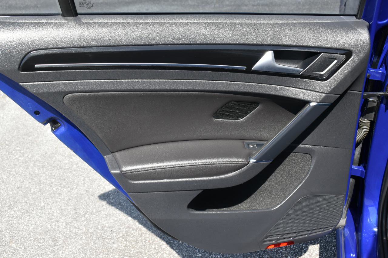 Used 2015 Volkswagen Golf R 4-Door AWD/4WD image 38