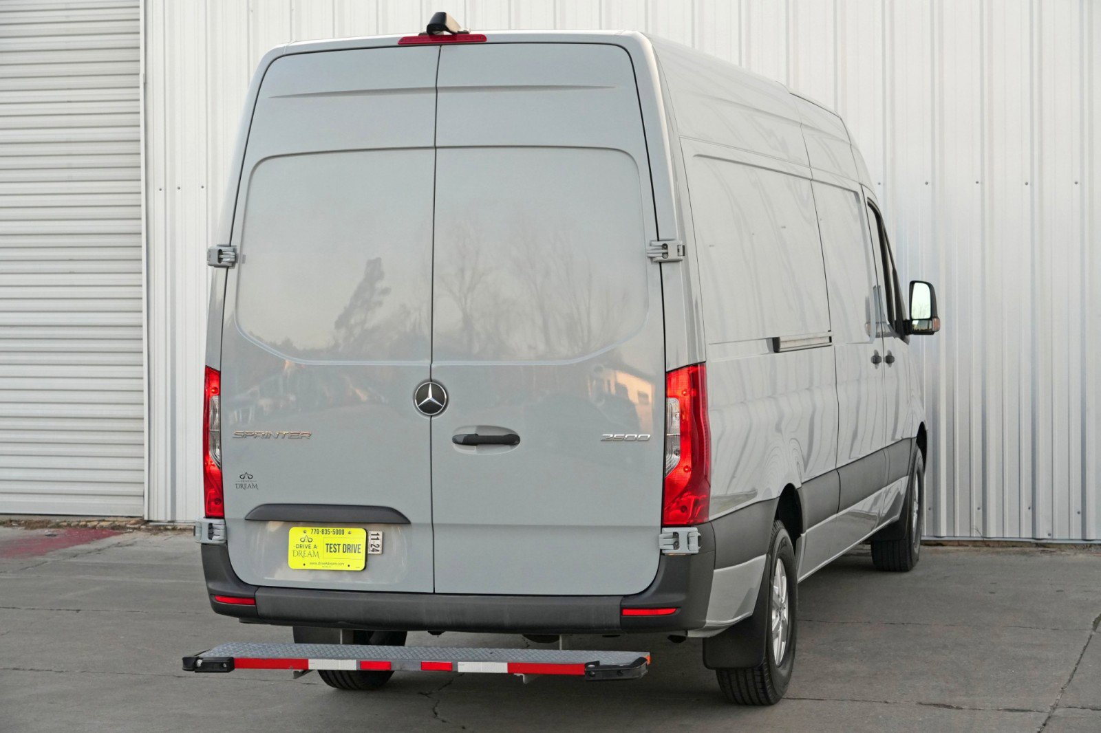 Used 2023 Mercedes-Benz Sprinter 2500 w/ Acoustic Package image 41
