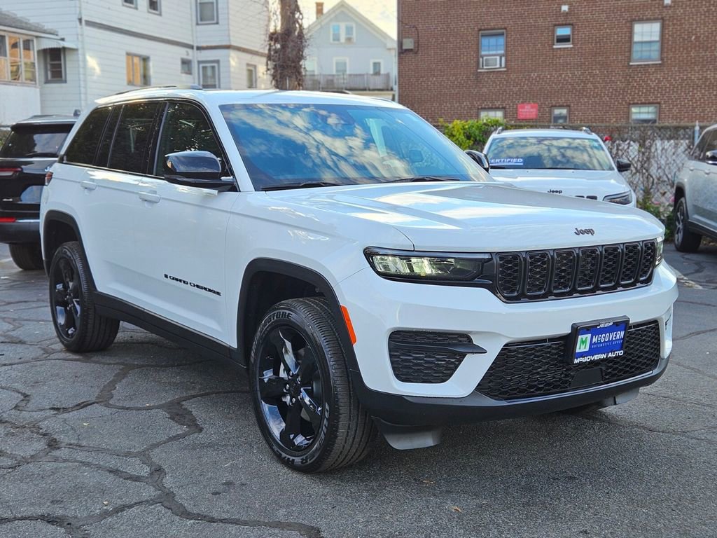New 2025 Jeep Grand Cherokee Altitude image 7