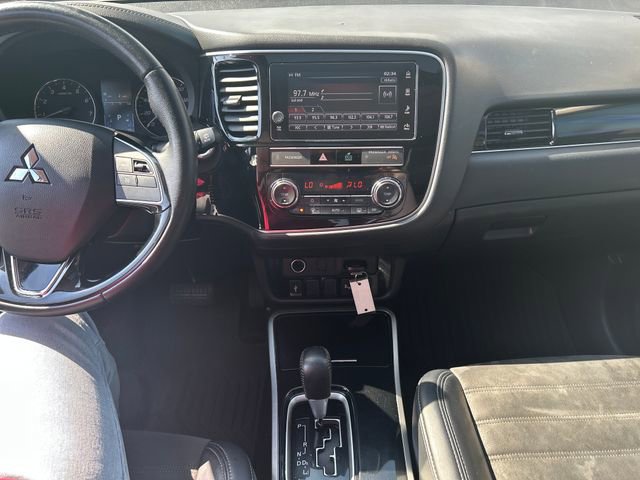 Used 2019 Mitsubishi Outlander SE image 18