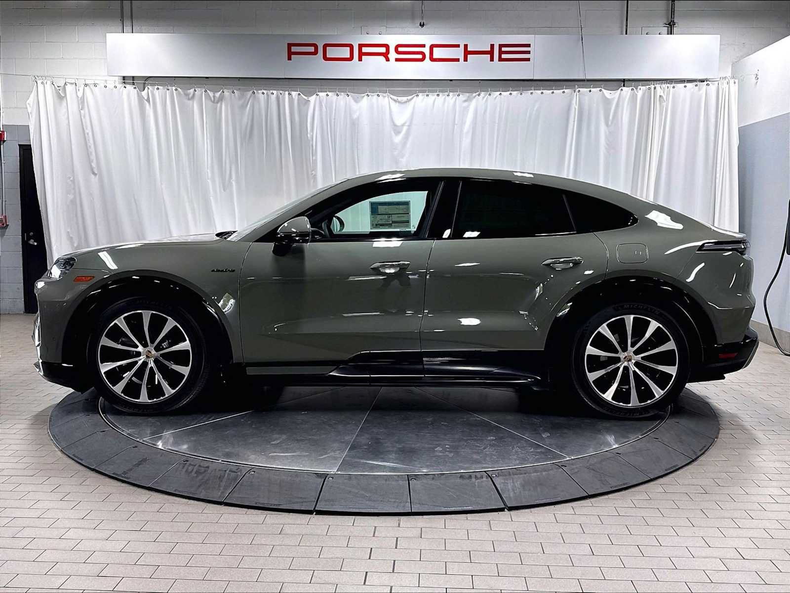 New 2026 Porsche Cayenne S AWD/4WD image 2