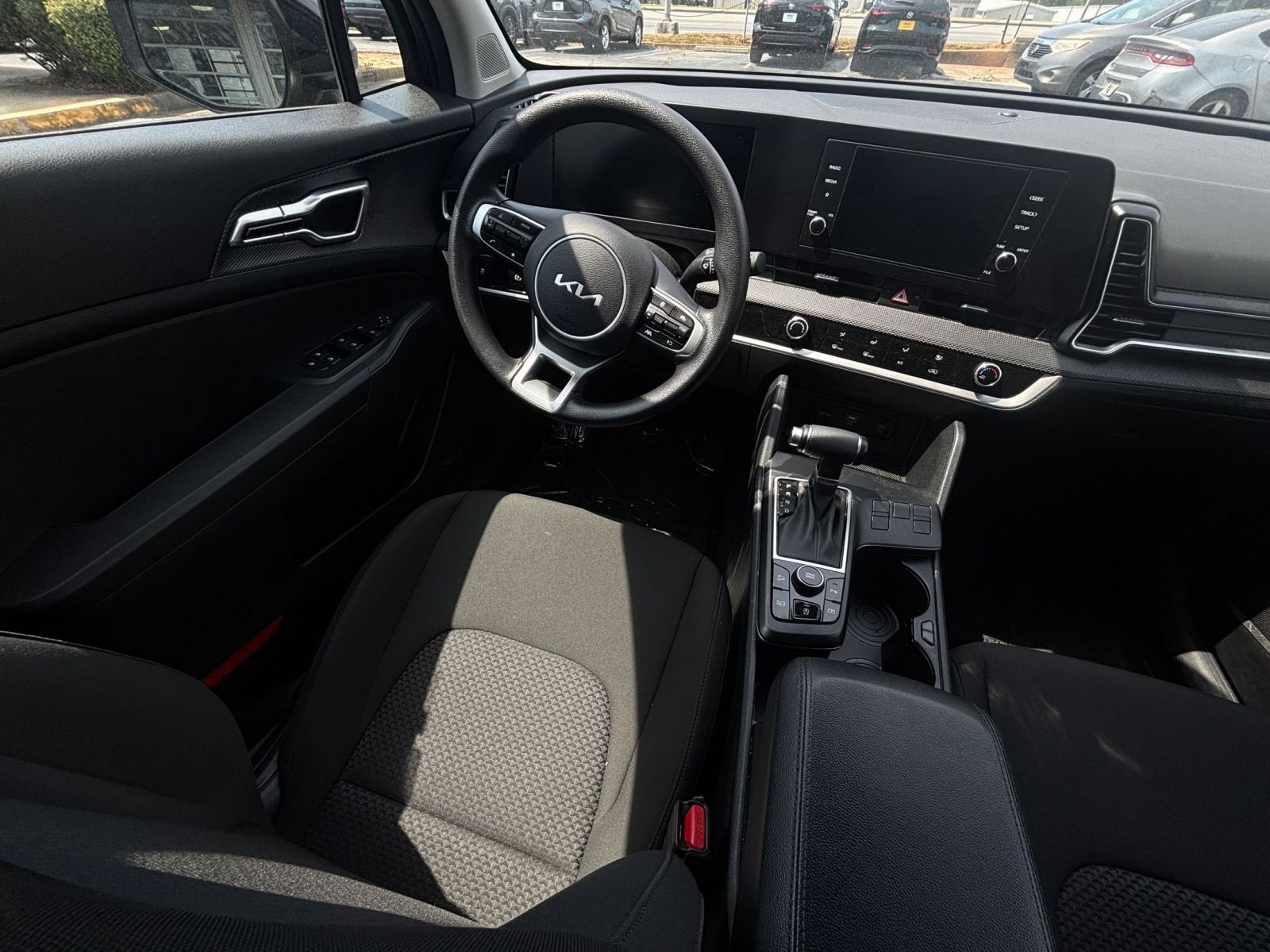 Used 2025 Kia Sportage LX image 33