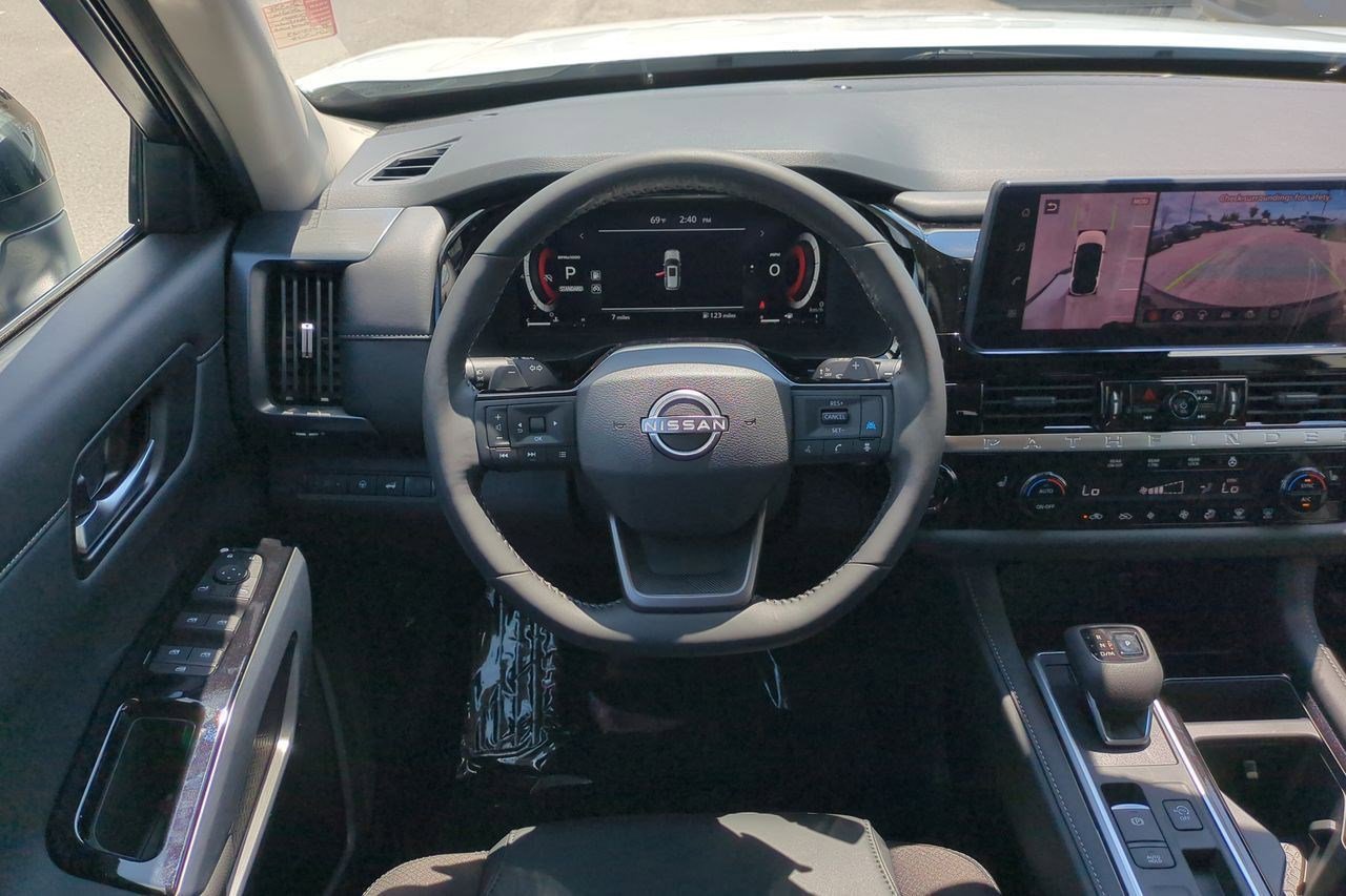 New 2026 Nissan Pathfinder SL FWD image 29