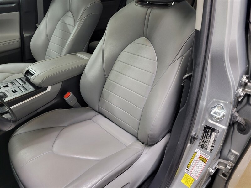 Used 2021 Toyota Highlander XLE AWD/4WD image 24