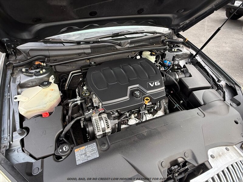 Used 2011 Buick Lucerne CXL FWD image 19