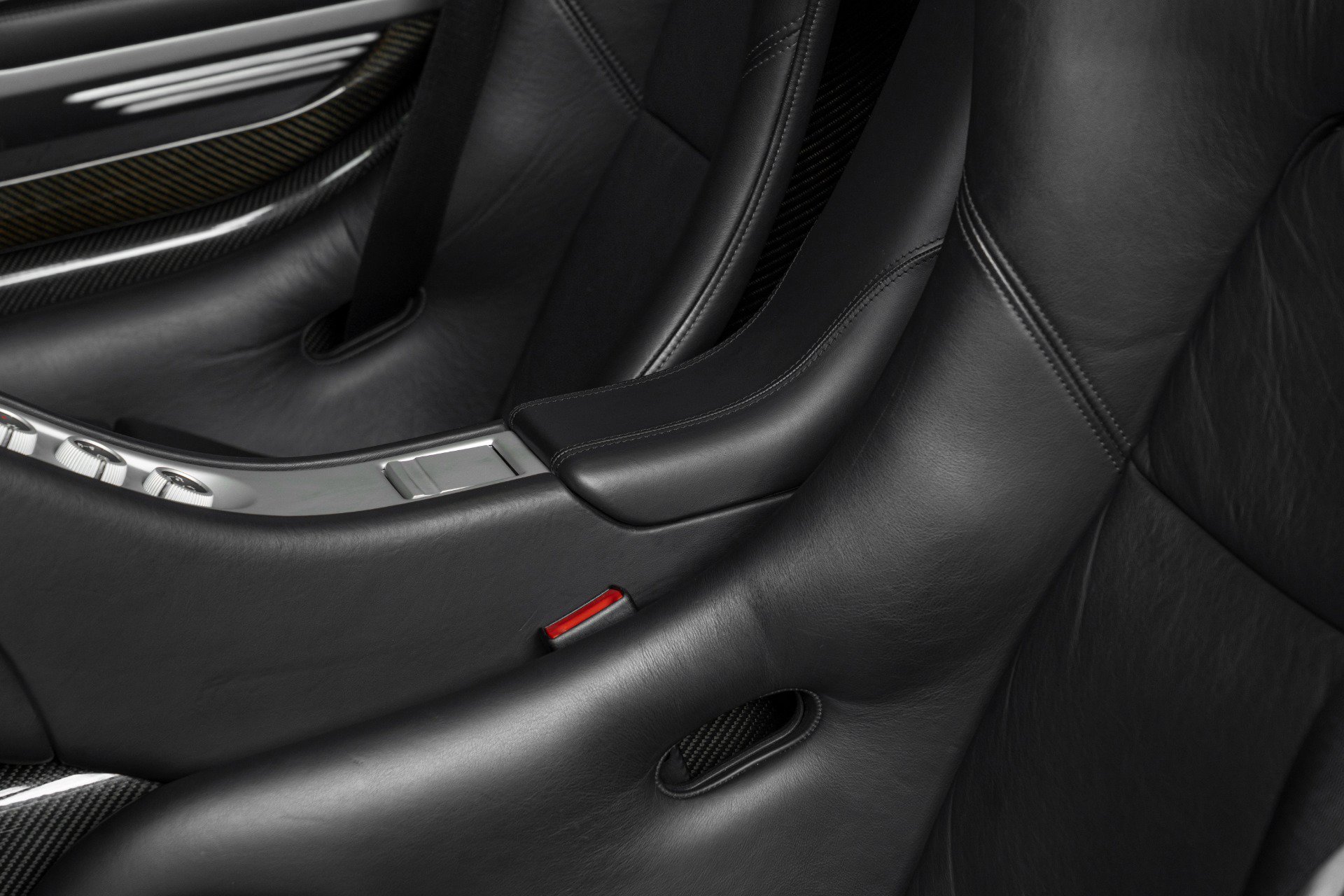 Used 2004 Porsche Carrera GT RWD image 24