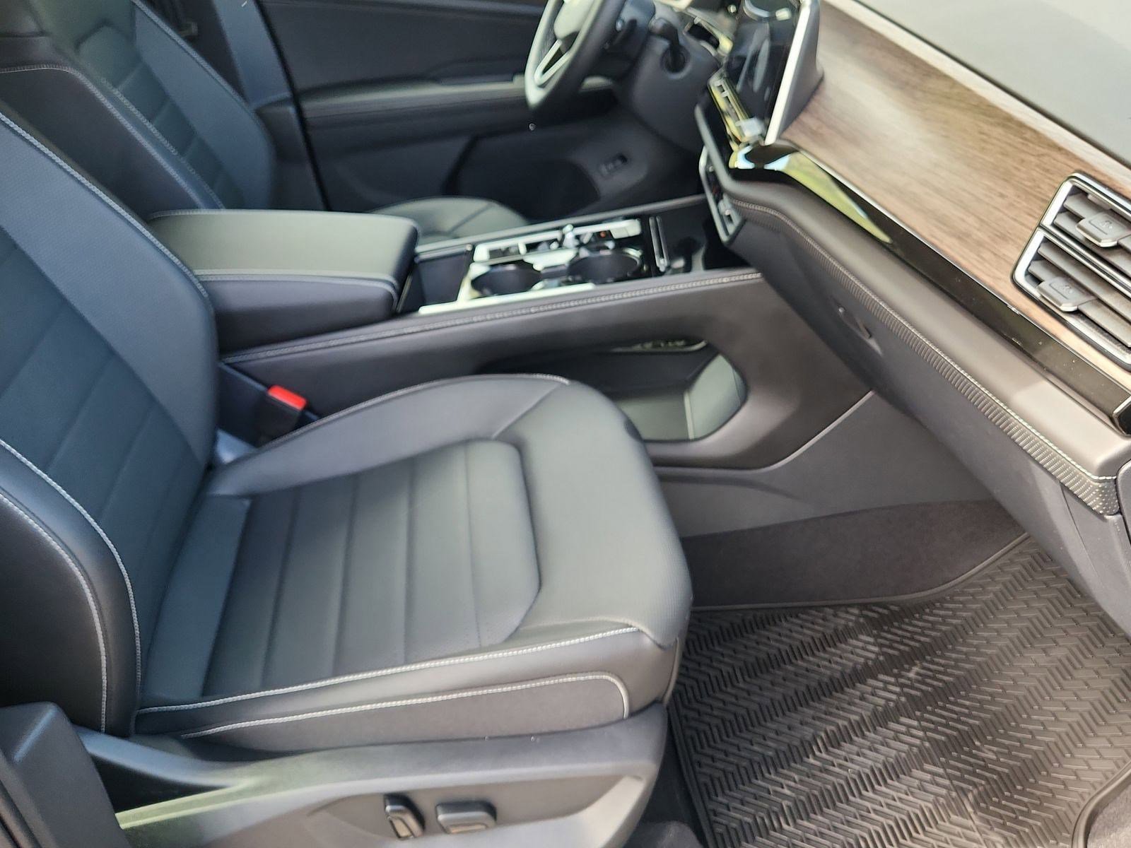 New 2025 Volkswagen Atlas SEL image 17