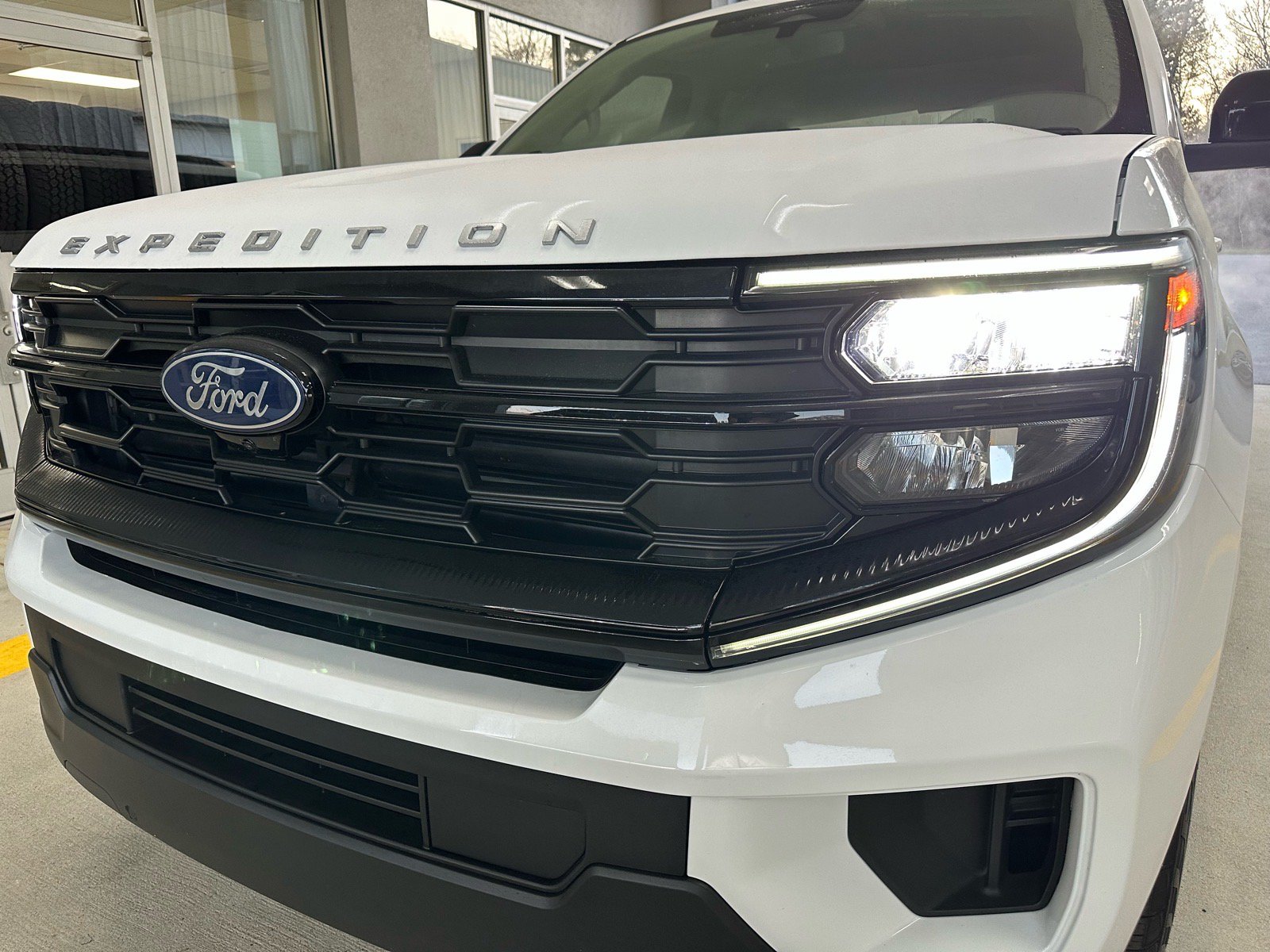 Certified 2025 Ford Expedition Max Active AWD/4WD image 2