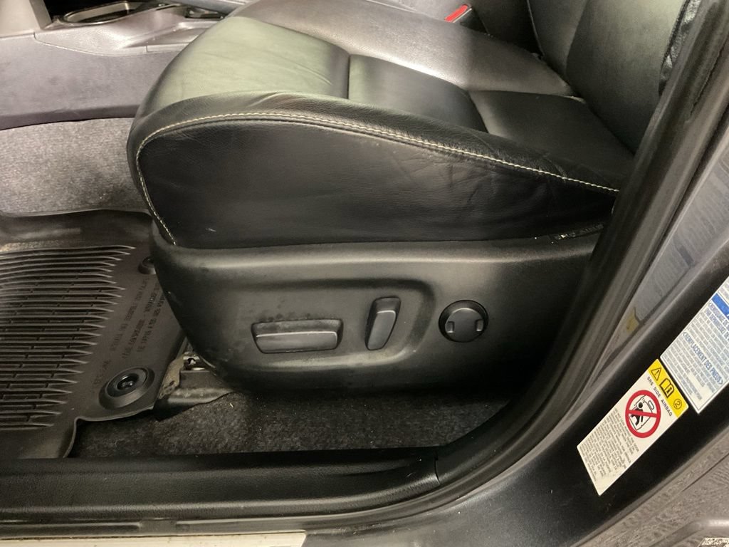 Used 2017 Toyota RAV4 Platinum w/ All Weather Liner Package AWD/4WD image 24