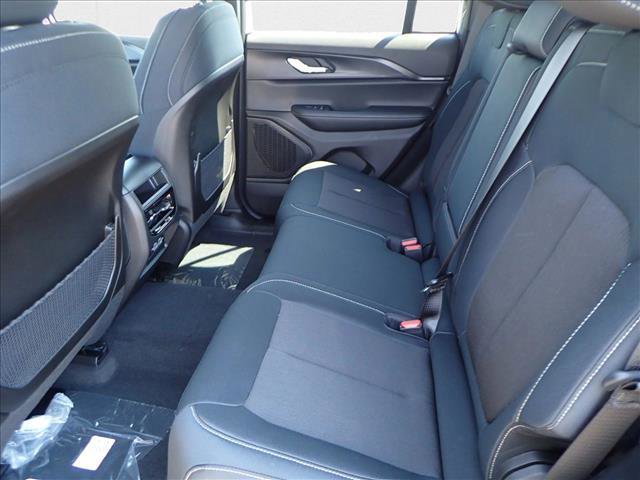 New 2025 Jeep Grand Cherokee Laredo X w/ Luxury Tech Group I image 10