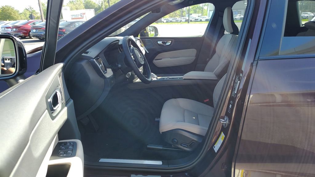 New 2026 Volvo XC60 B5 Plus w/ Protection Package Premier AWD/4WD image 7
