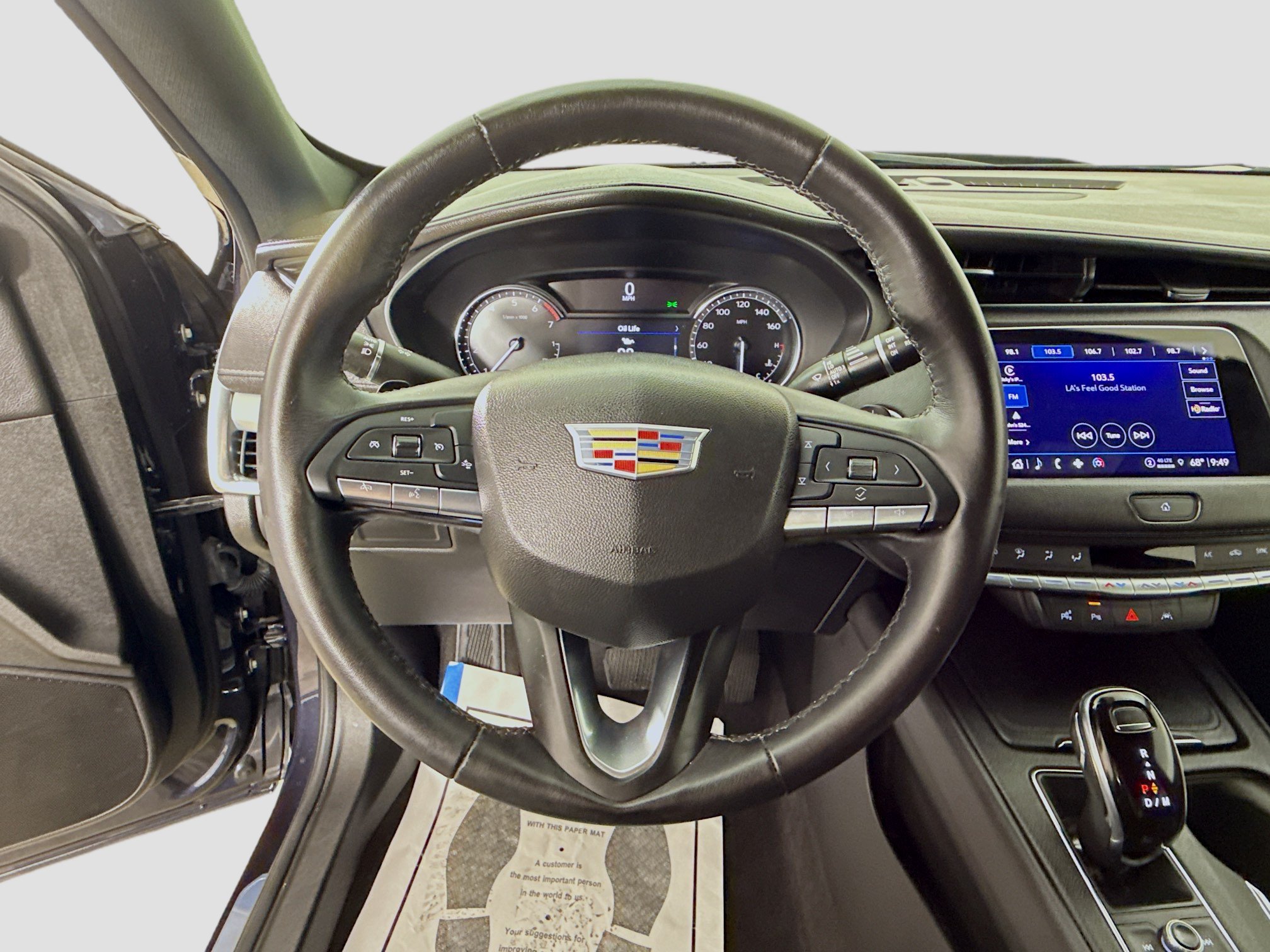 Used 2022 Cadillac XT4 Premium Luxury w/ Enhanced Visibility Package FWD image 12
