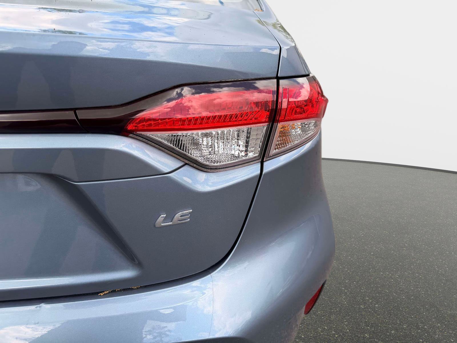 Used 2022 Toyota Corolla LE image 23