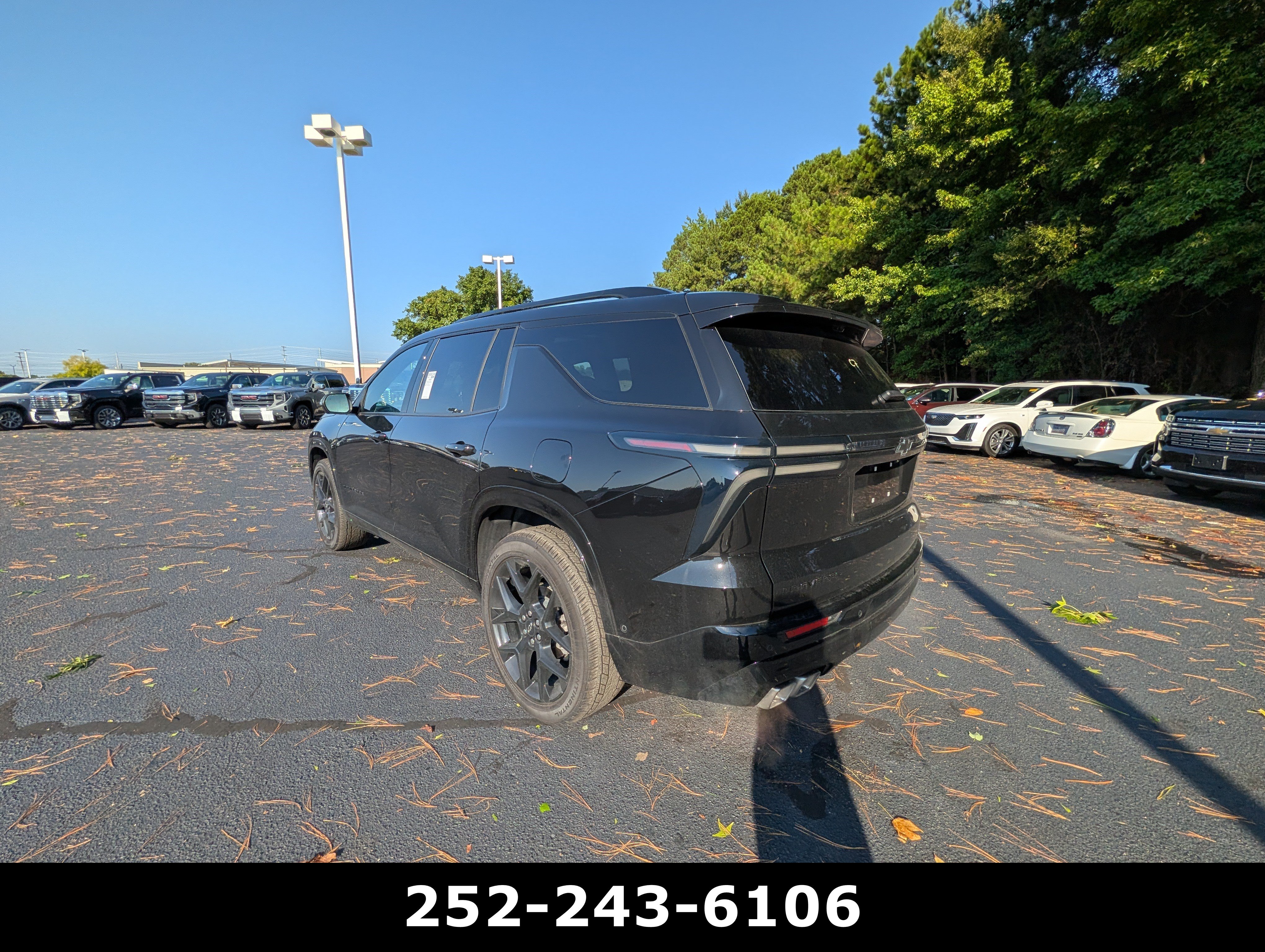 Used 2026 Chevrolet Traverse RS FWD image 9