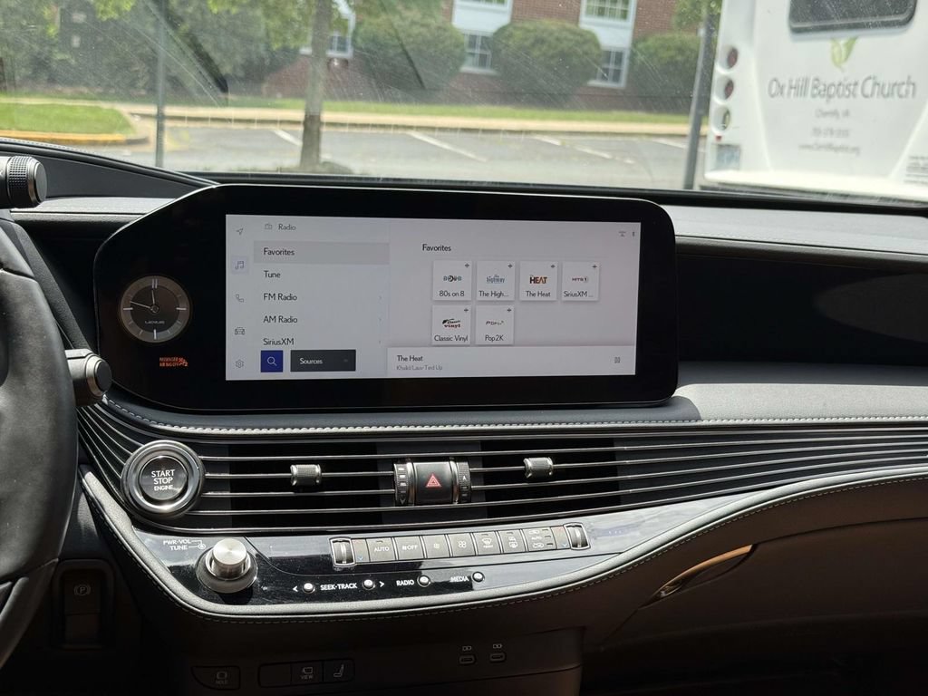Used 2023 Lexus LS 500 AWD w/ Luxury Package image 9