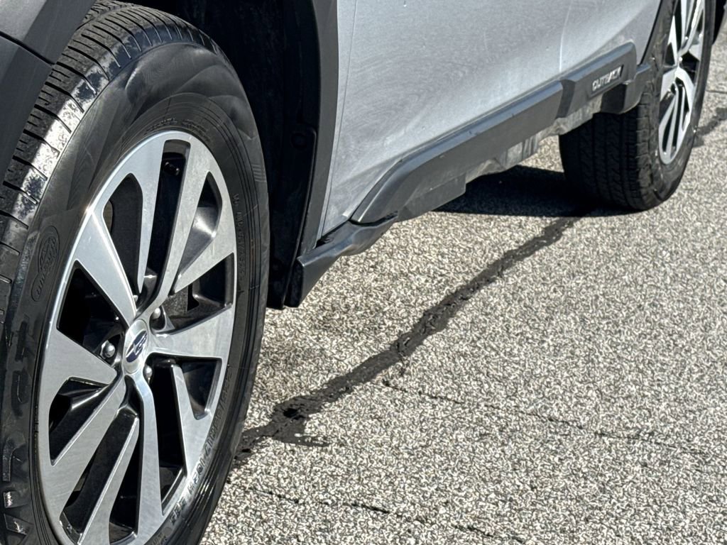 Used 2025 Subaru Outback Premium image 18