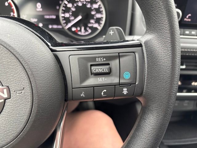 Used 2023 Nissan Rogue SV image 18