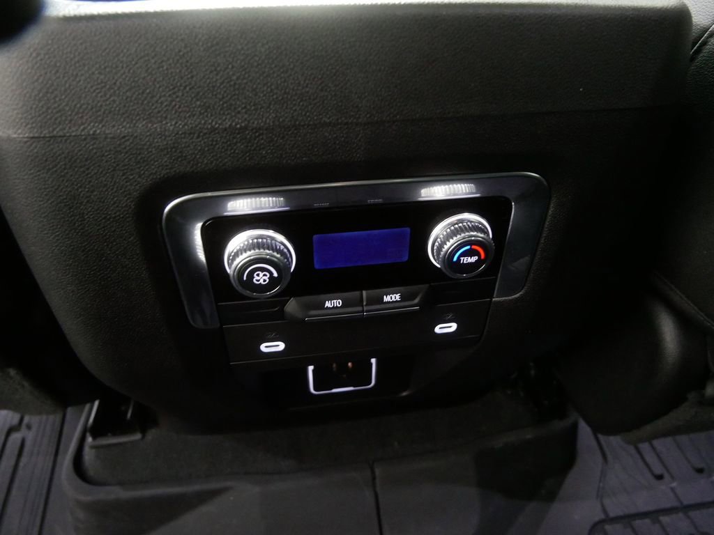 Used 2023 GMC Yukon SLT image 21