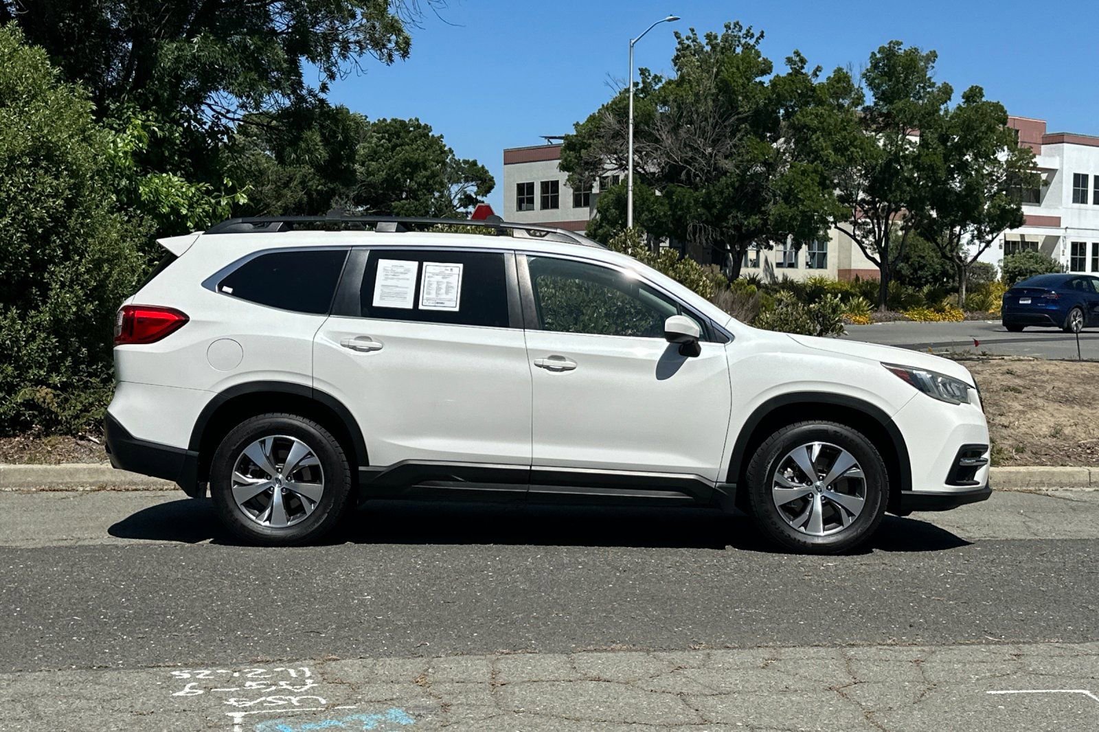 Used 2019 Subaru Ascent Premium w/ Popular Package #3 AWD/4WD image 2