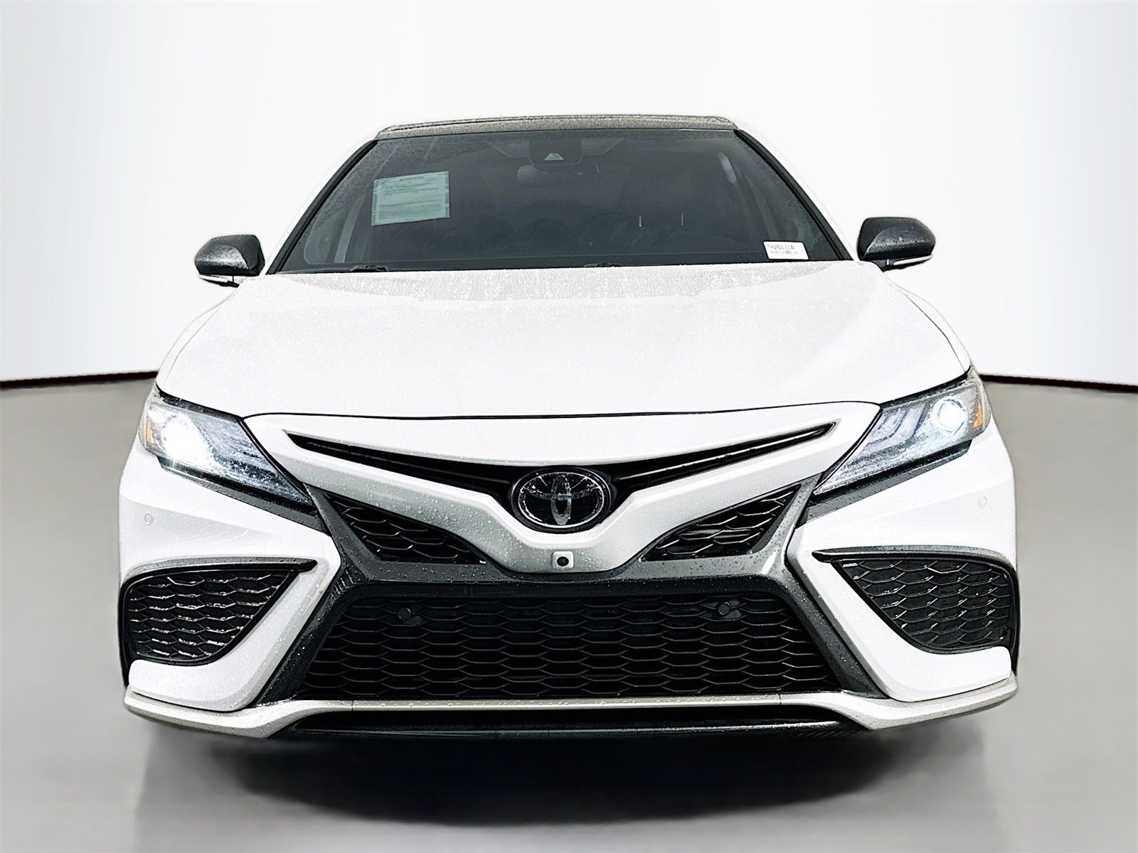 Used 2024 Toyota Camry XSE w/ Navigation Package image 2