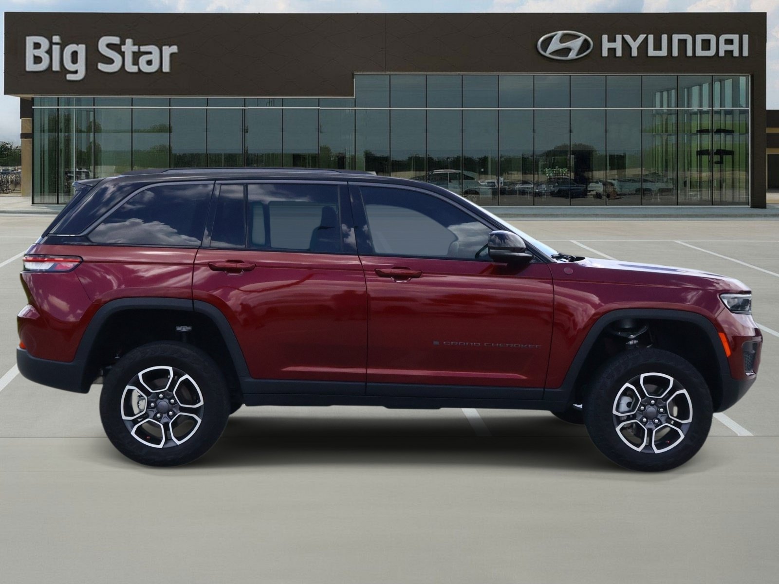 Used 2022 Jeep Grand Cherokee Trailhawk AWD/4WD image 5